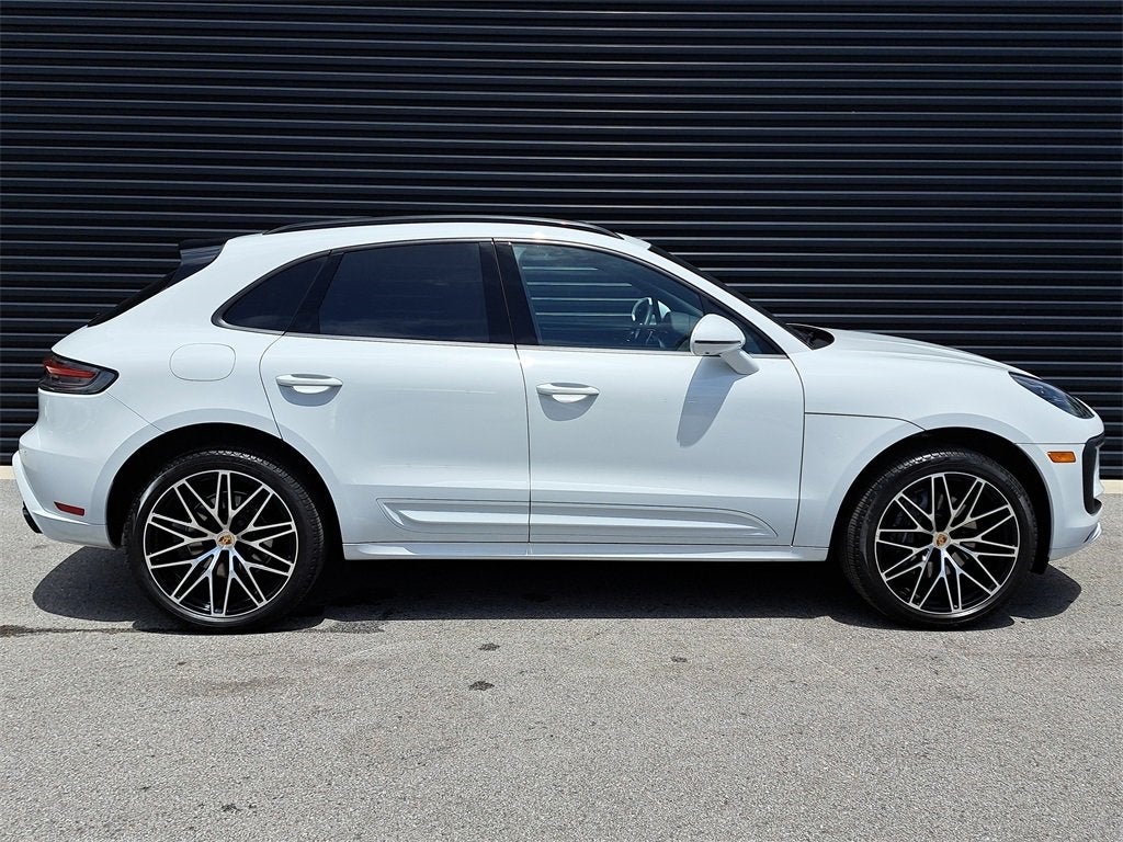 2025 Porsche Macan Base