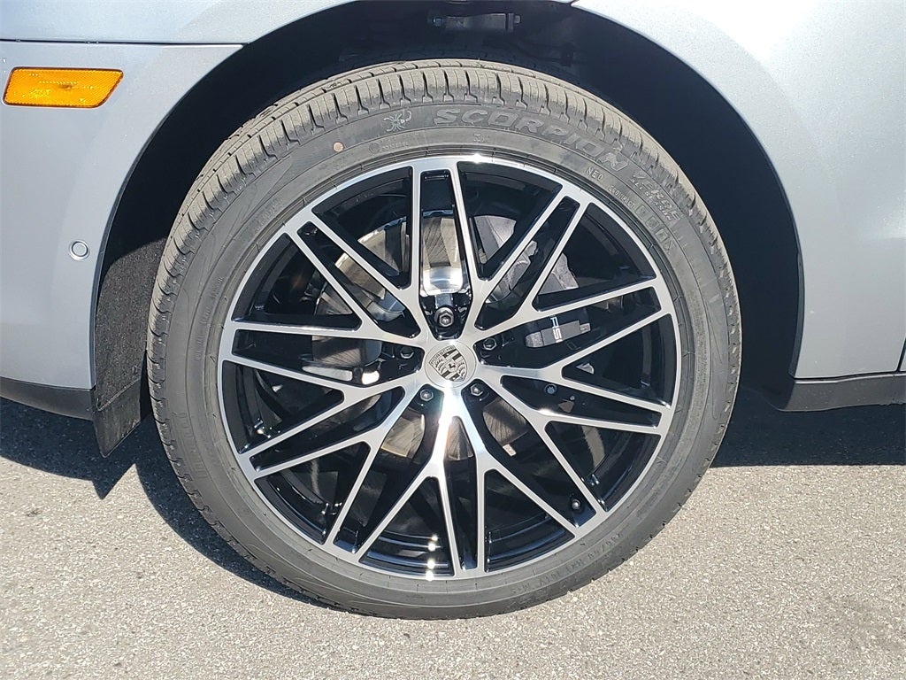 2026 Porsche Macan Base