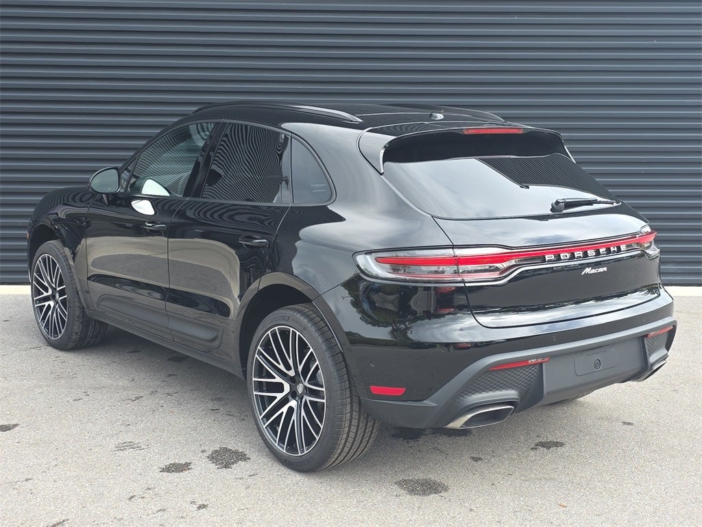 2026 Porsche Macan Base