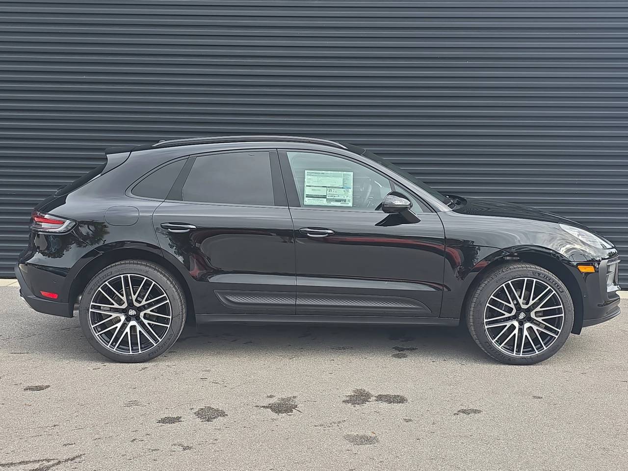 2026 Porsche Macan Base