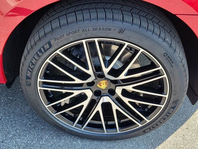 2026 Porsche Macan Base