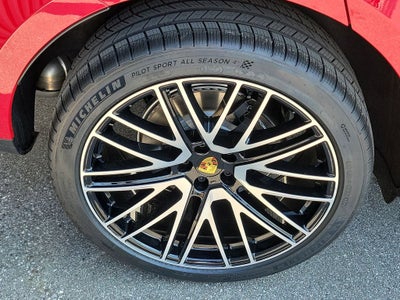 2026 Porsche Macan Base