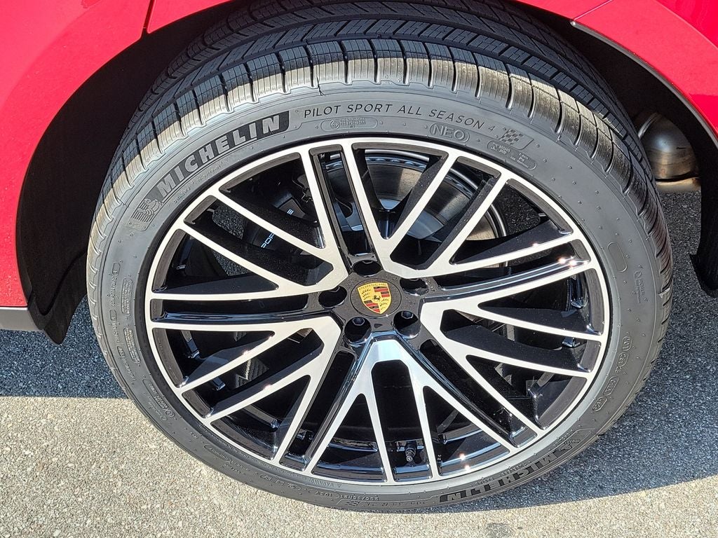 2026 Porsche Macan Base