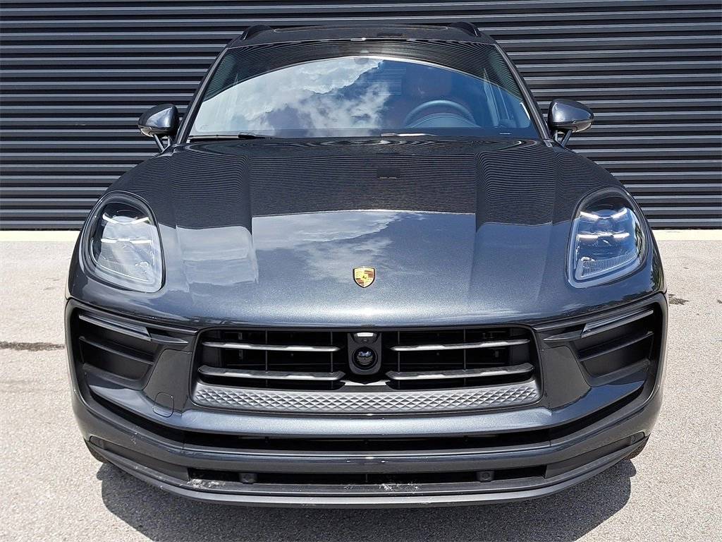 2025 Porsche Macan Base