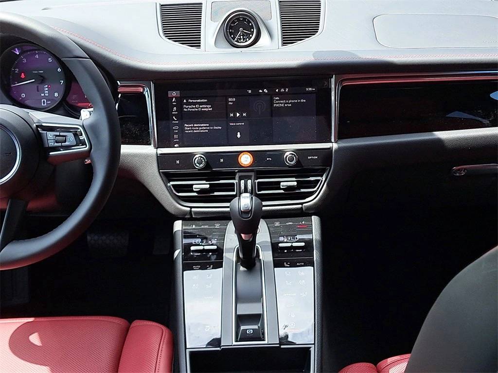 2025 Porsche Macan Base