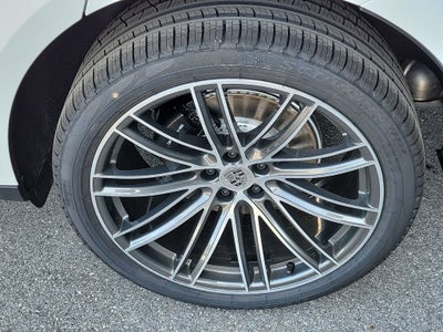 2026 Porsche Macan Base