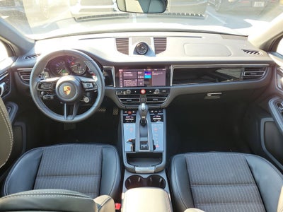 2025 Porsche Macan T