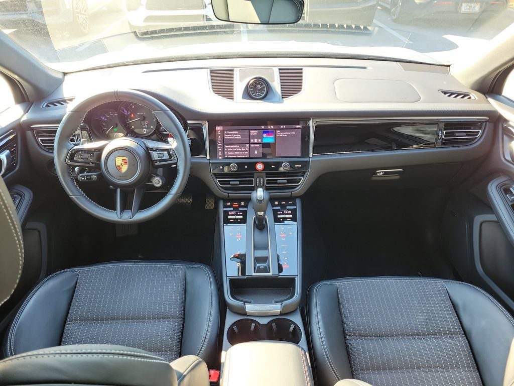 2025 Porsche Macan T