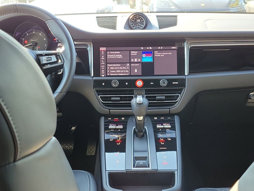 2025 Porsche Macan T