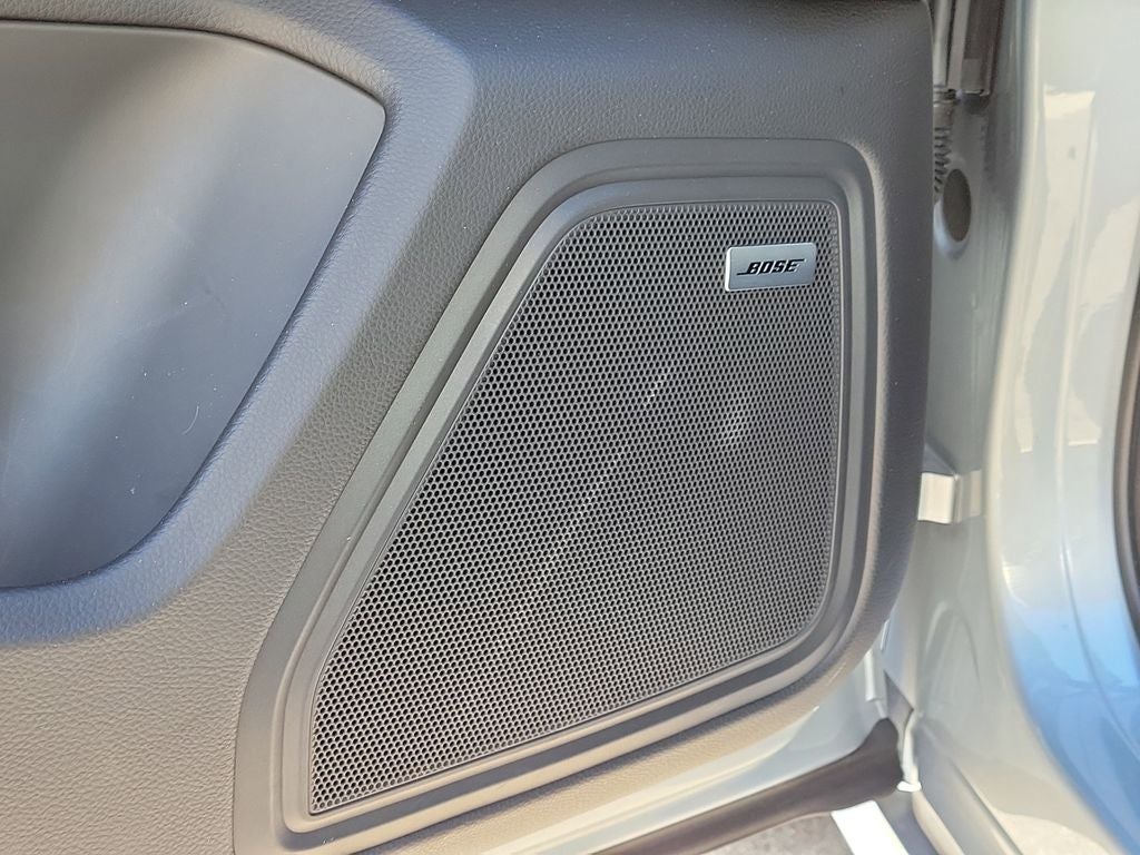 2025 Porsche Macan T