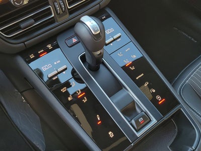 2025 Porsche Macan T