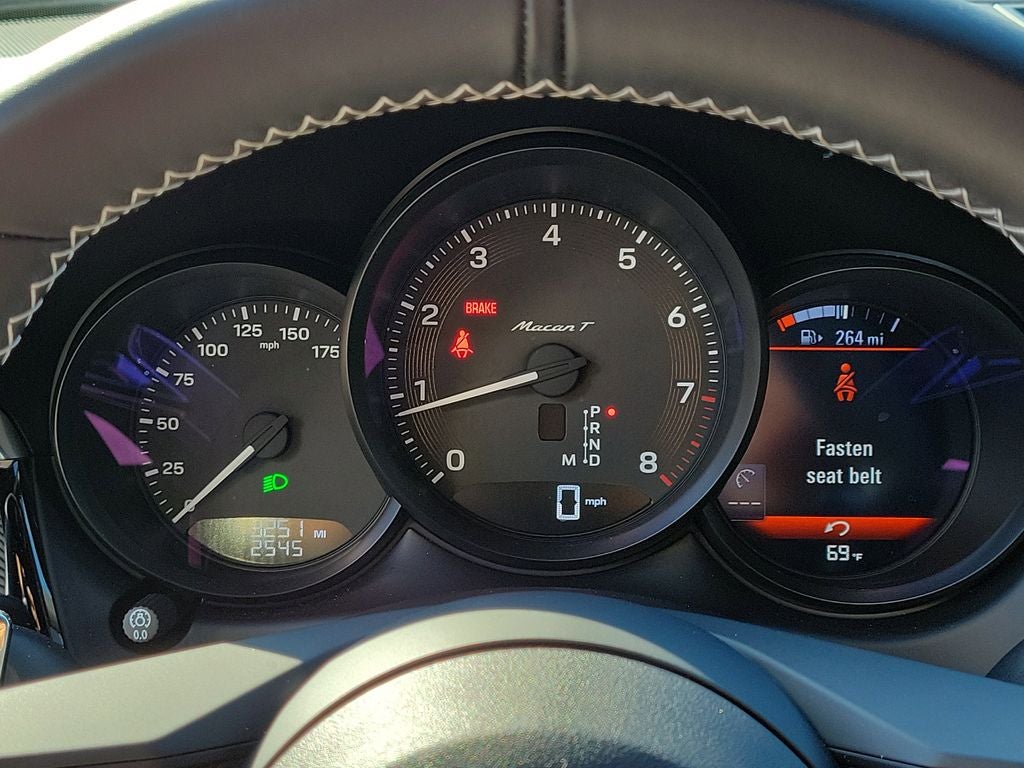 2025 Porsche Macan T