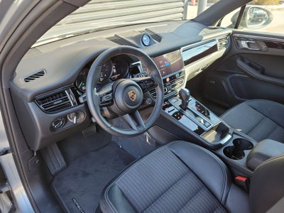 2025 Porsche Macan T