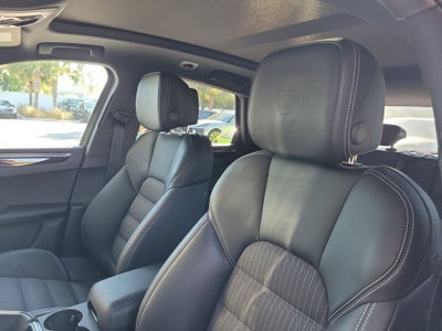2025 Porsche Macan T