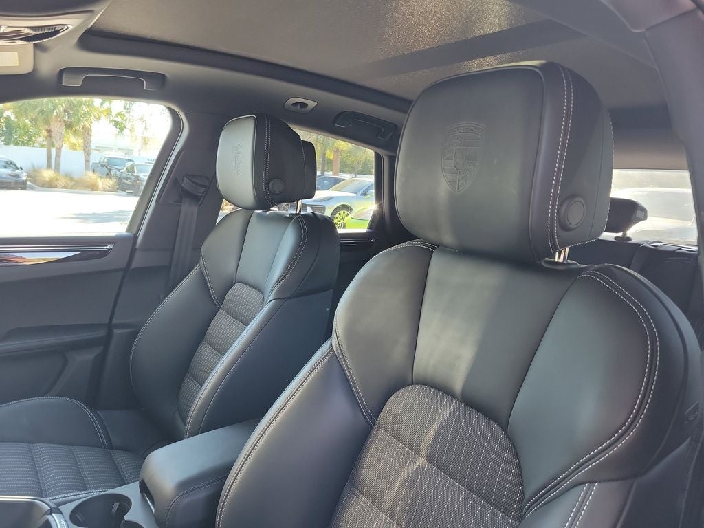 2025 Porsche Macan T