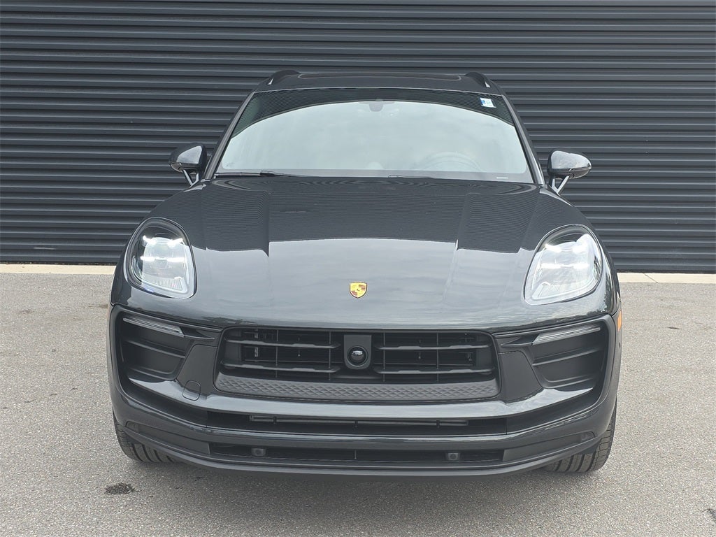 2026 Porsche Macan Base