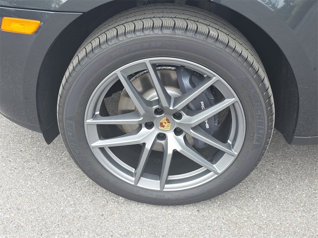 2026 Porsche Macan Base