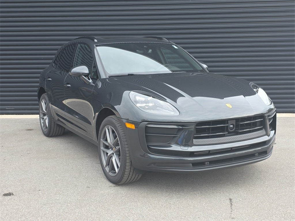 2026 Porsche Macan Base