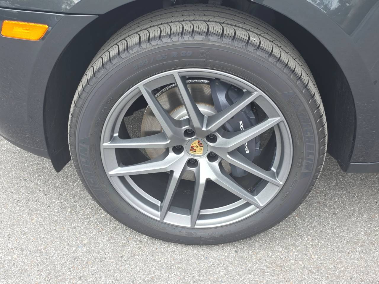 2026 Porsche Macan Base