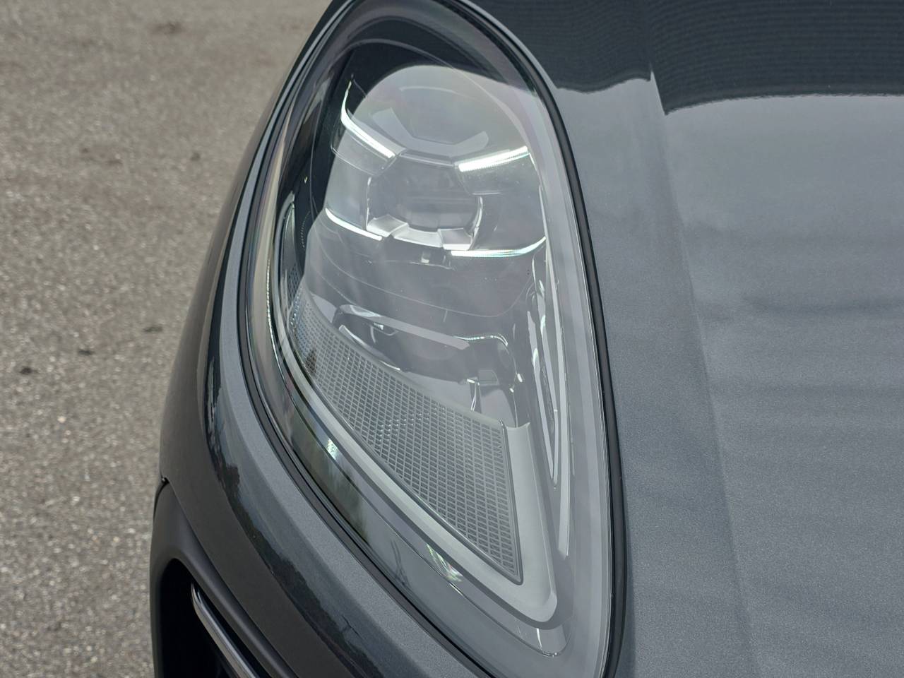 2026 Porsche Macan Base