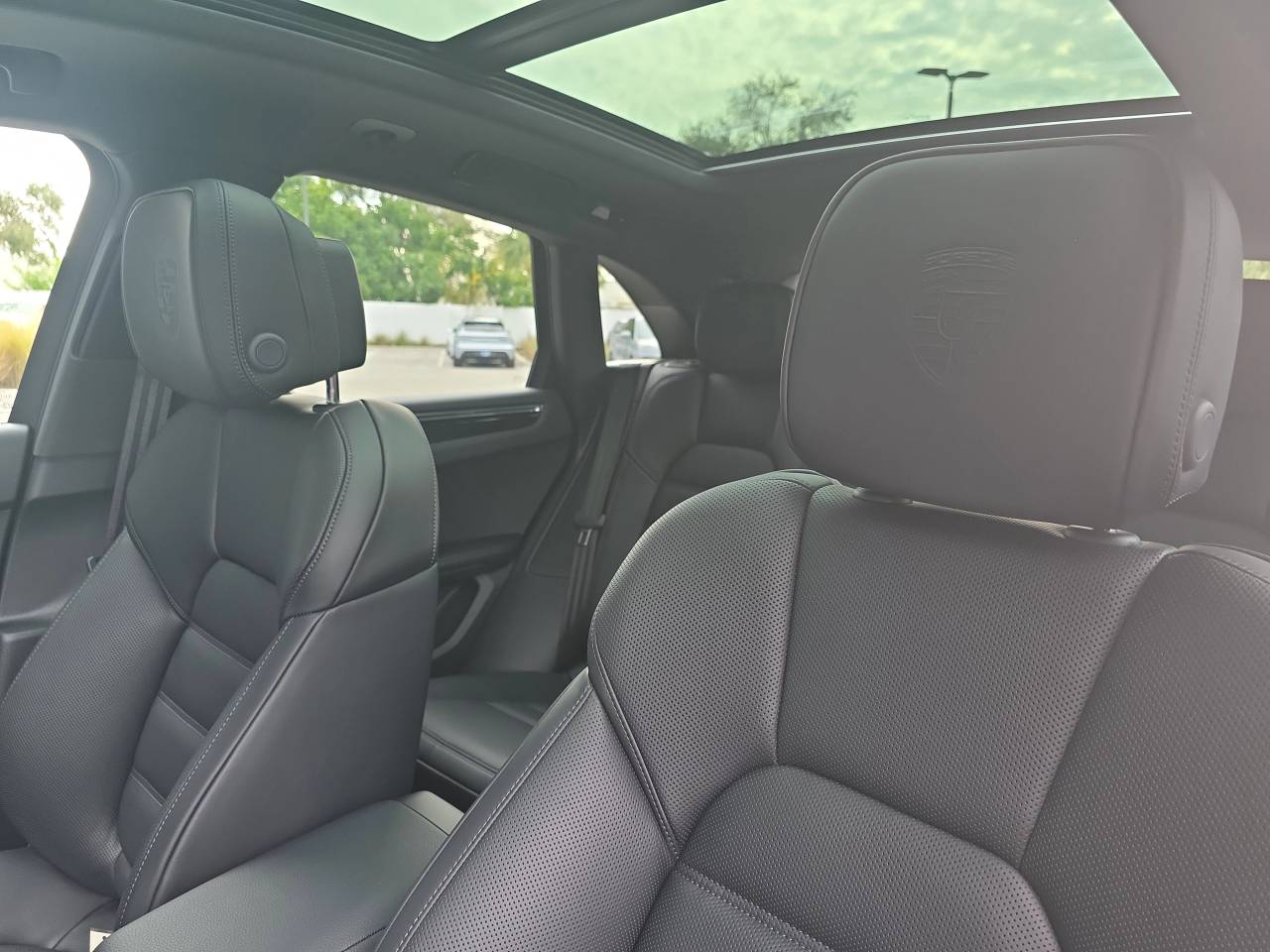 2026 Porsche Macan Base