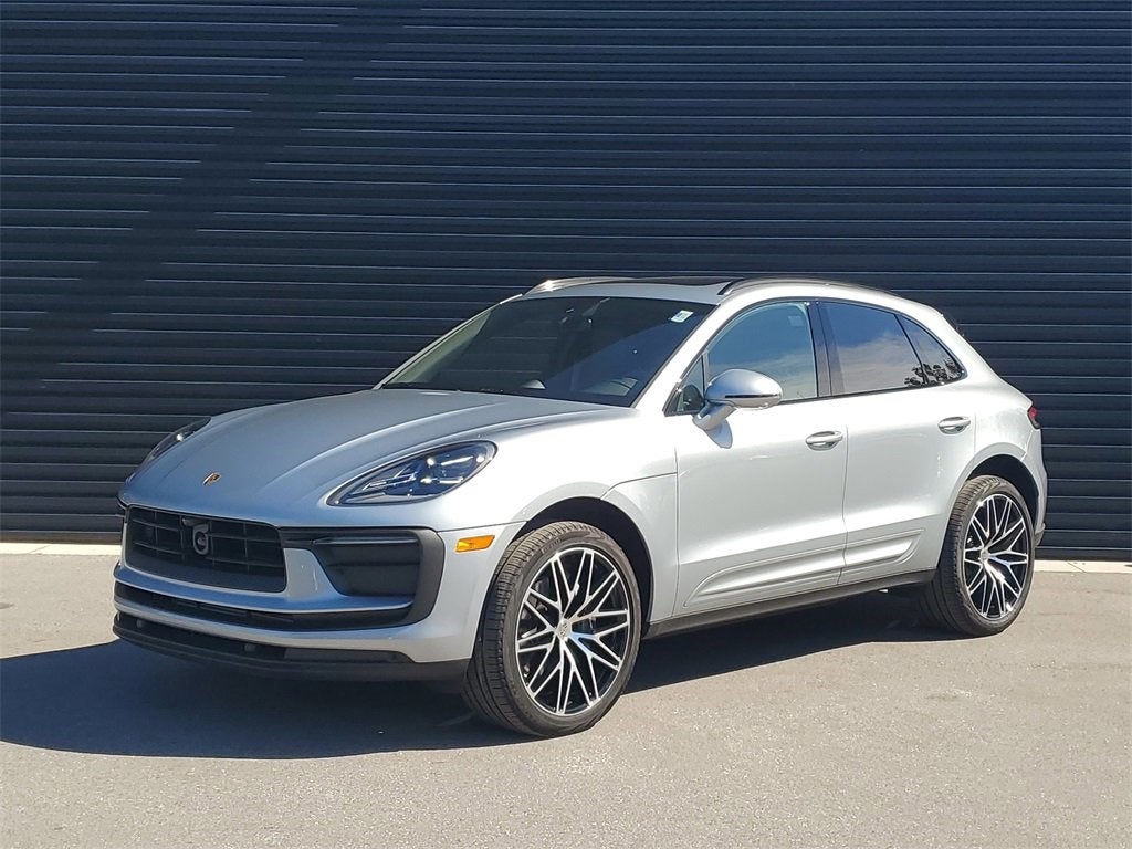 2025 Porsche Macan Base