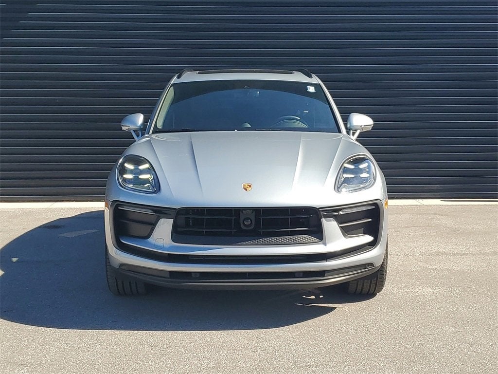 2025 Porsche Macan Base
