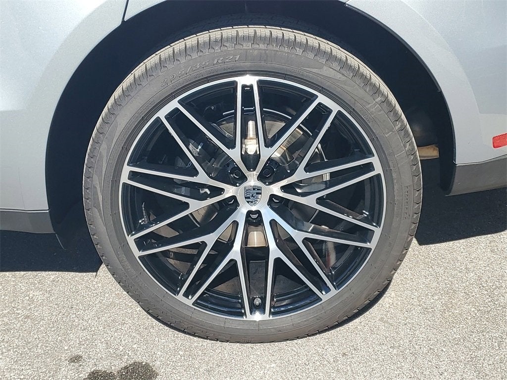 2025 Porsche Macan Base