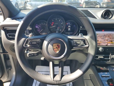 2025 Porsche Macan Base