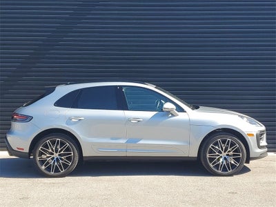 2025 Porsche Macan Base