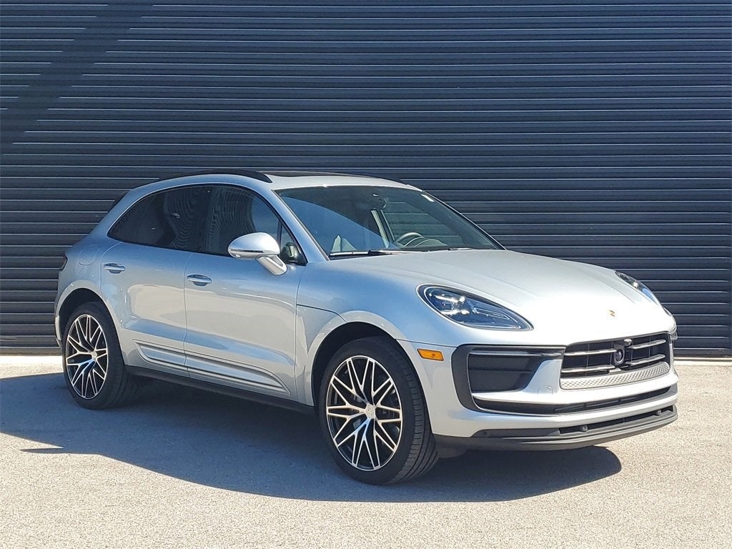 2025 Porsche Macan Base