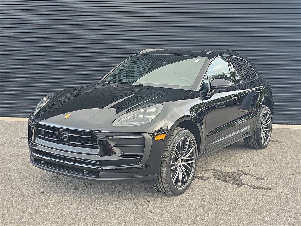 2026 Porsche Macan Base