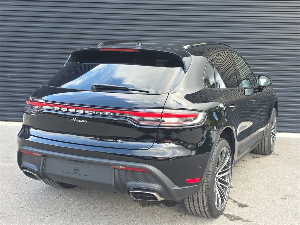 2026 Porsche Macan Base
