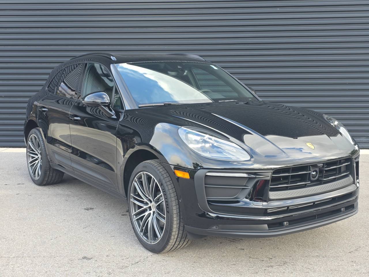 2026 Porsche Macan Base