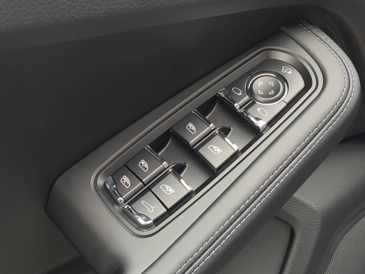 2026 Porsche Macan T