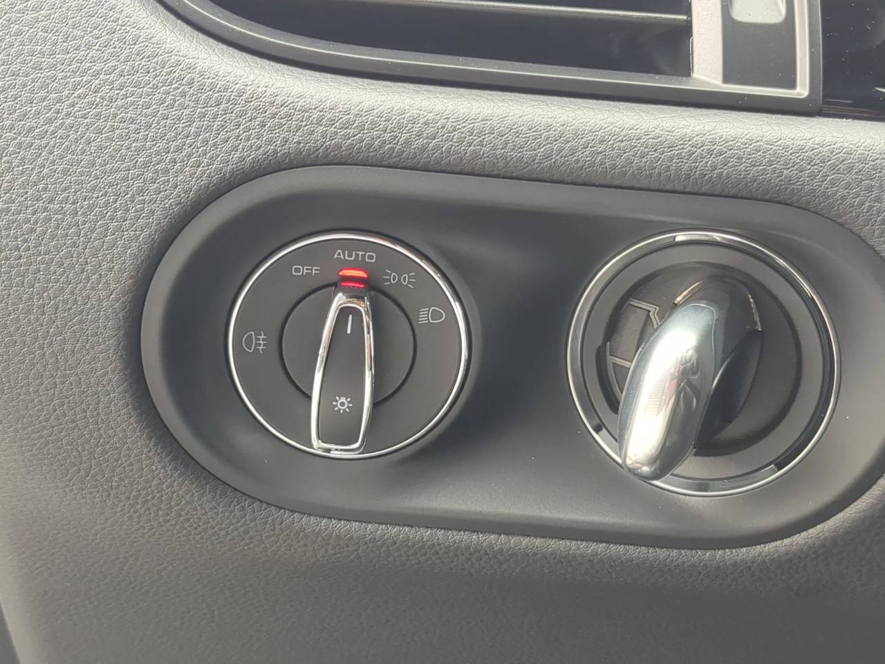 2026 Porsche Macan T