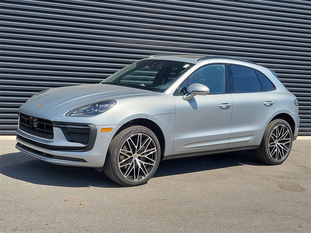 2025 Porsche Macan Base