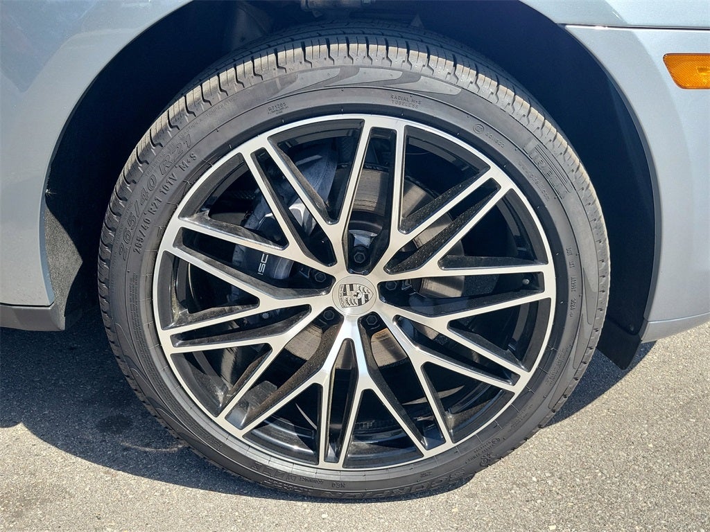 2025 Porsche Macan Base