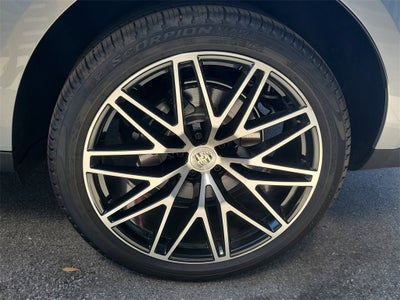 2025 Porsche Macan Base