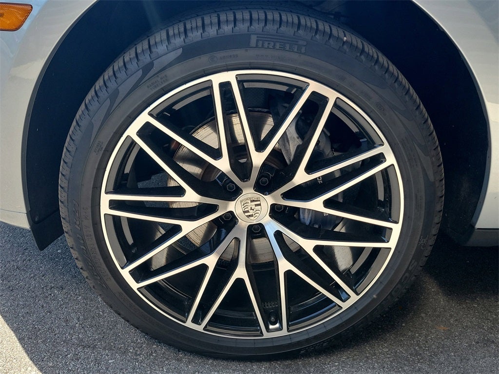 2025 Porsche Macan Base