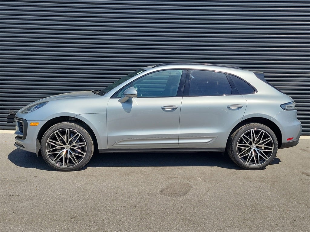 2025 Porsche Macan Base