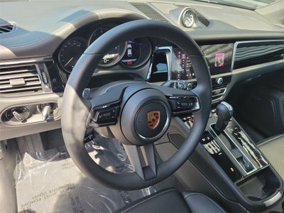 2025 Porsche Macan Base