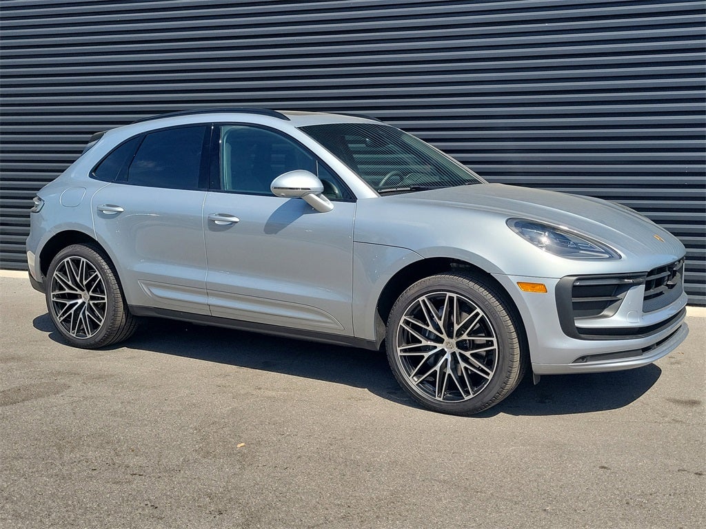 2025 Porsche Macan Base