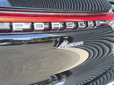 2025 Porsche Macan Base