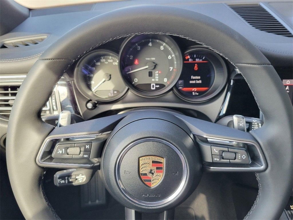 2025 Porsche Macan Base