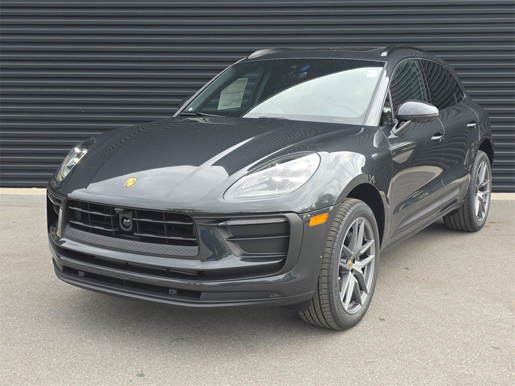 2026 Porsche Macan Base