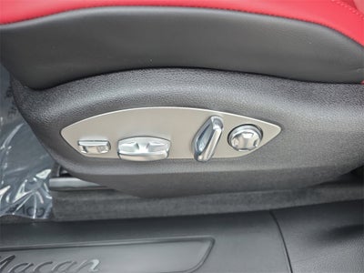 2026 Porsche Macan Base