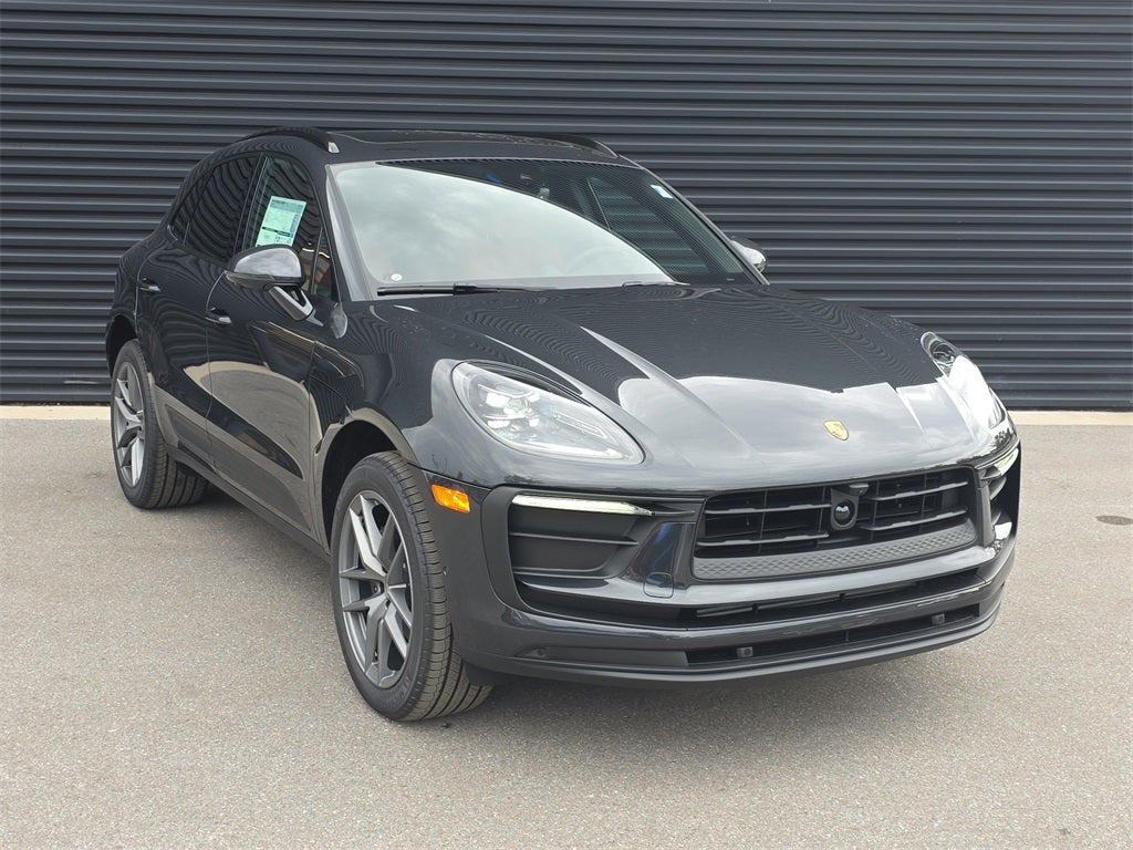 2026 Porsche Macan Base