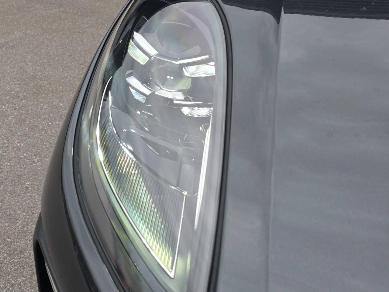 2026 Porsche Macan Base