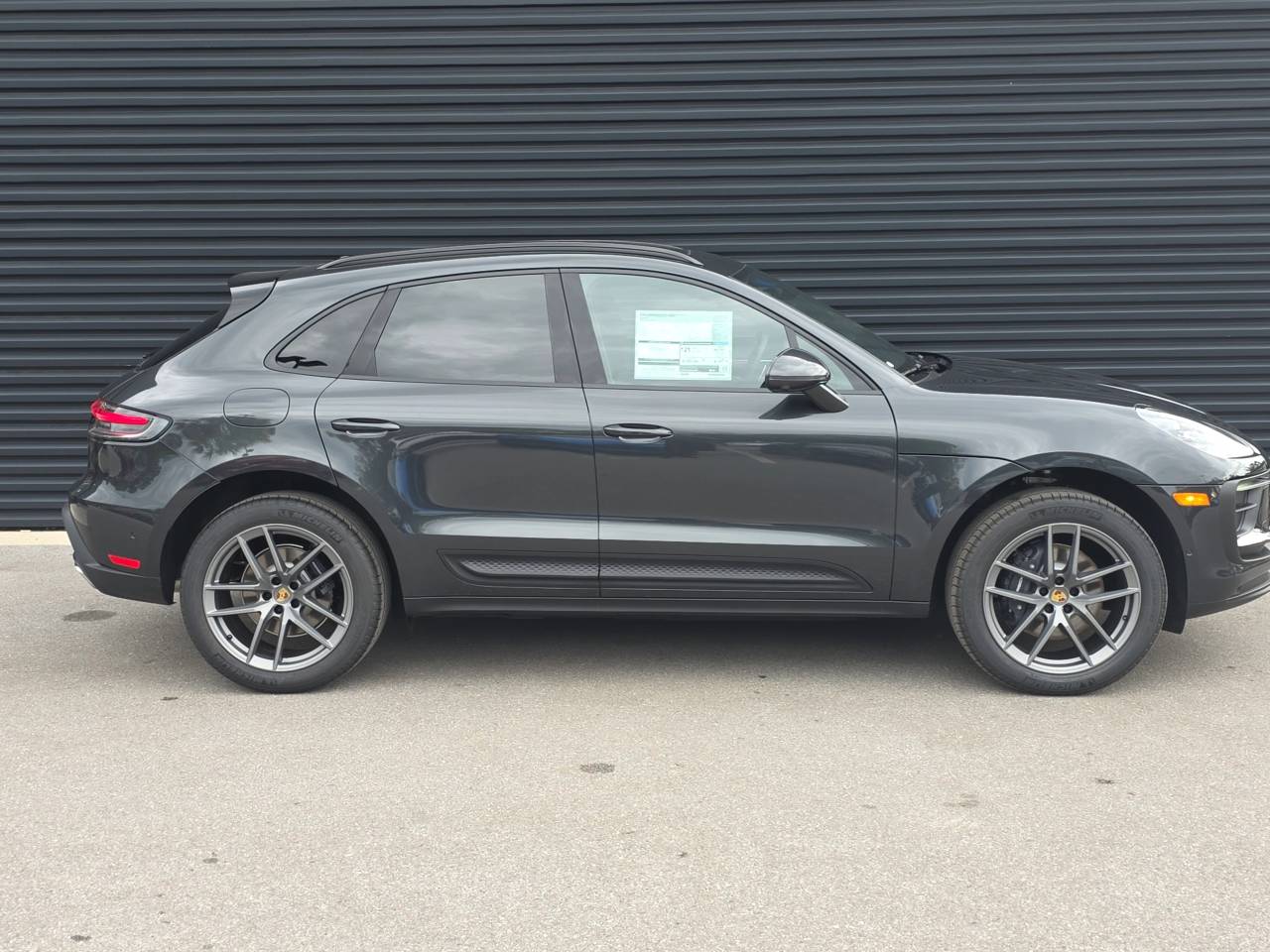 2026 Porsche Macan Base